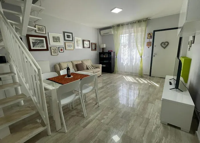 Intero Con Giardino E Parcheggio * Rom