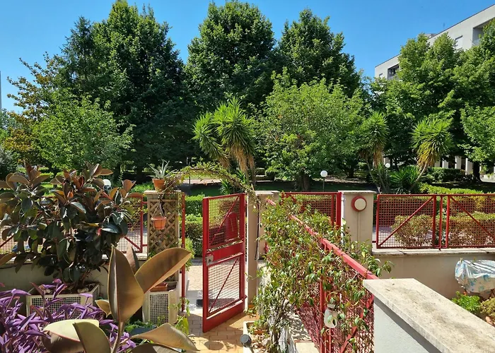 Intero Con Giardino E Parcheggio Apartment *