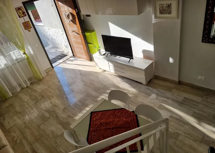 Apartment Intero Con Giardino E Parcheggio *